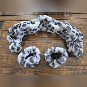 White House Black Market Faux Fur Leopard Print Link Muffler And Cuffs